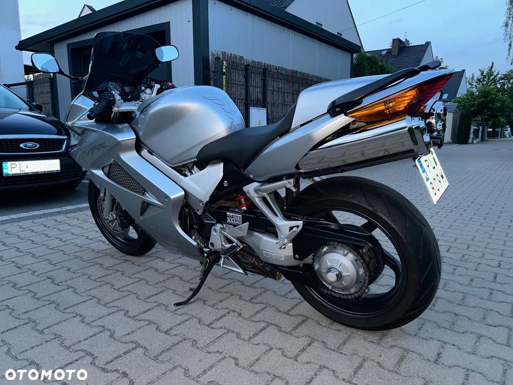 Honda VFR - 7
