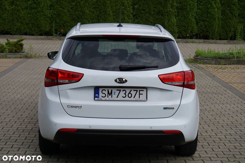Kia Ceed 1.6 GDI Dream Team Edition - 10