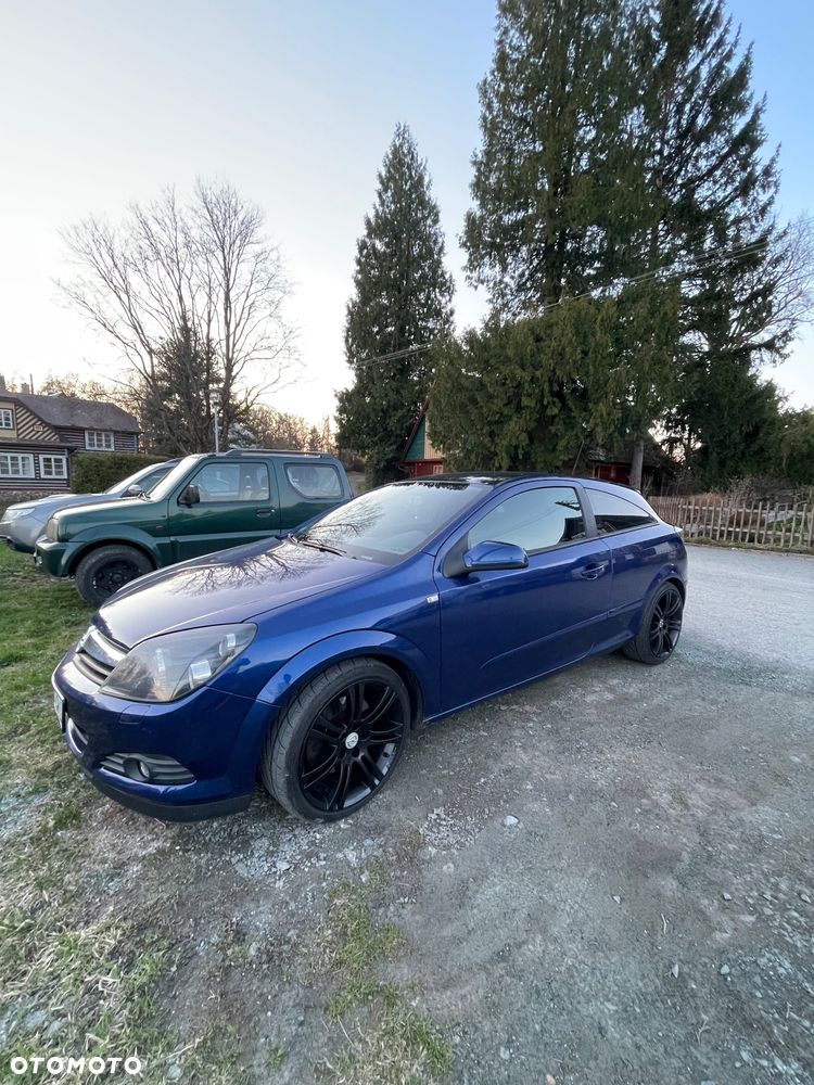 Opel Astra GTC 2.0 Turbo Sport - 1
