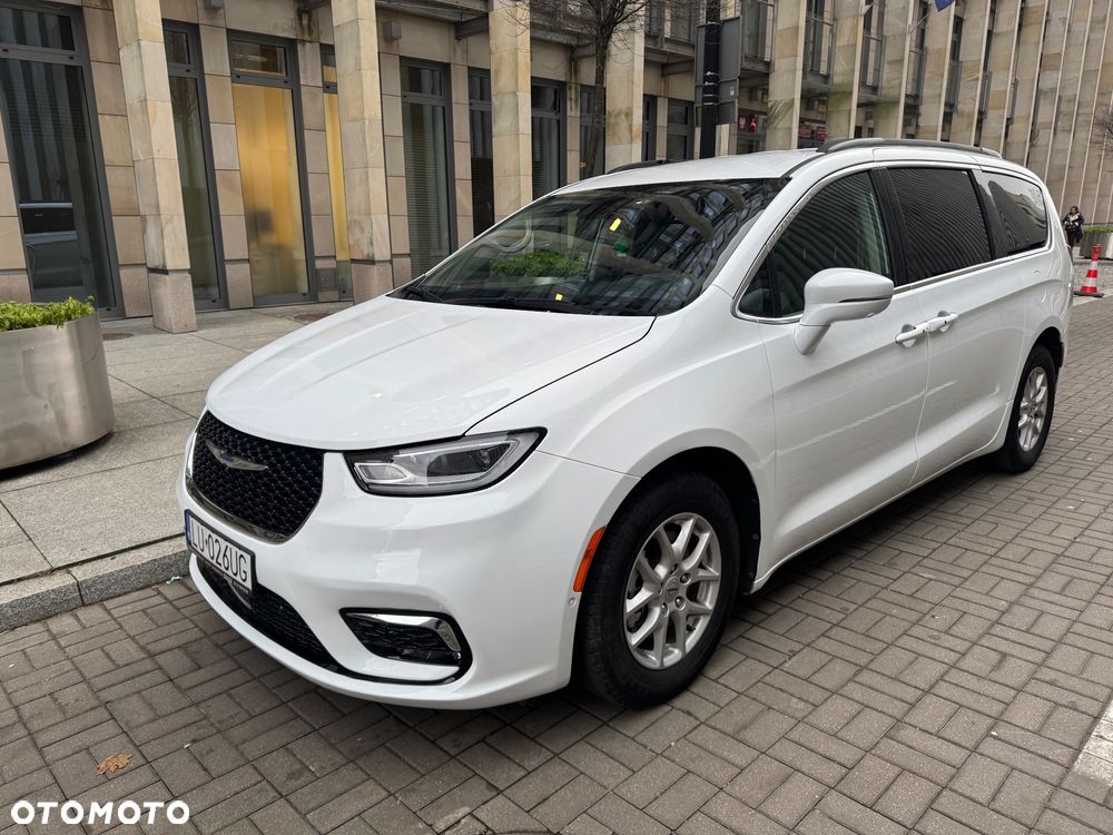 Chrysler Pacifica - 12