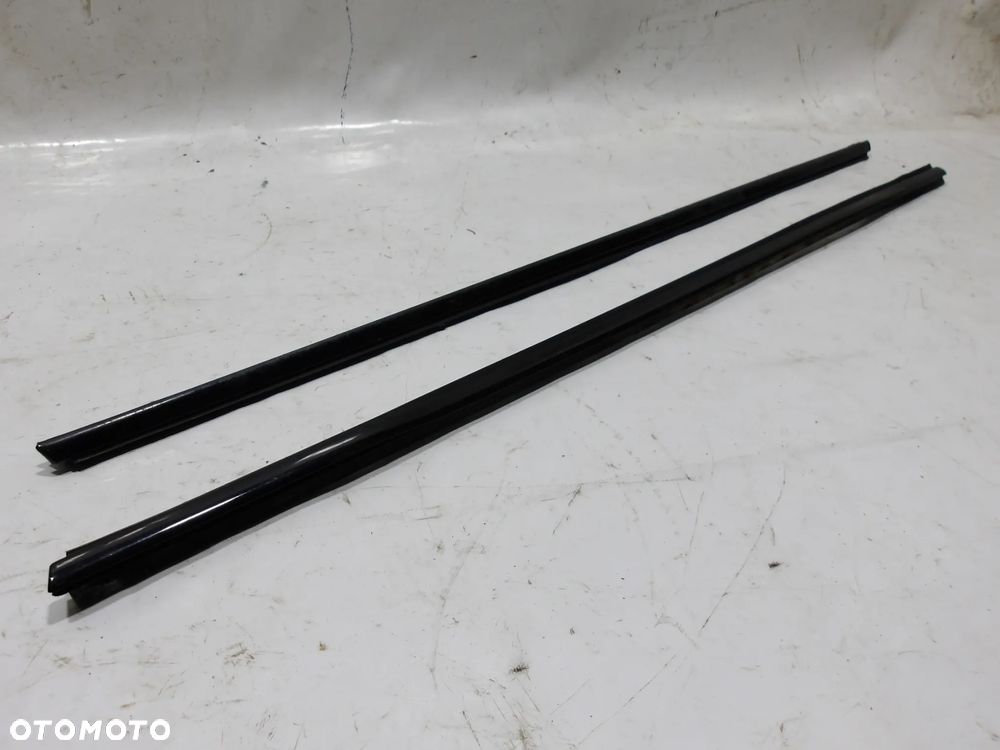 LISTWA ZGARNIAJĄCA LEWA PRAWA BMW E82 E88 M-PAKIET SHADOWLINE F-VAT - 1