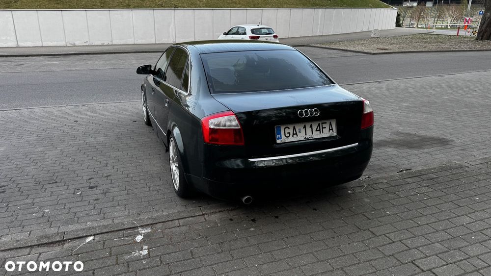 Audi A4 Limousine - 4