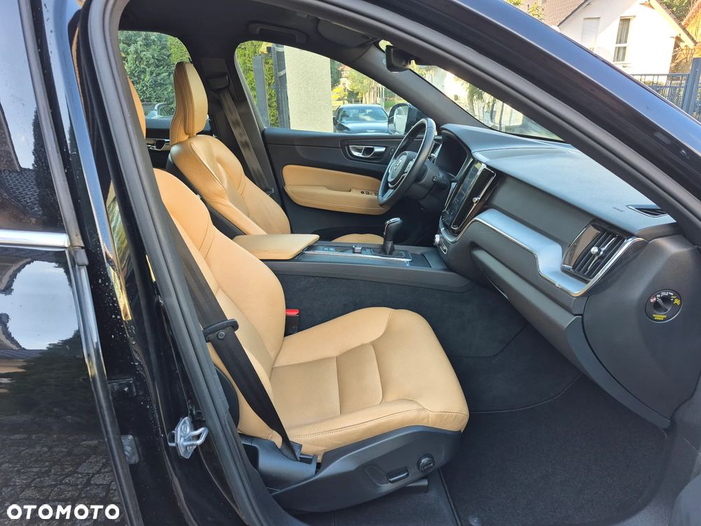 Volvo XC 60 D4 Momentum - 8