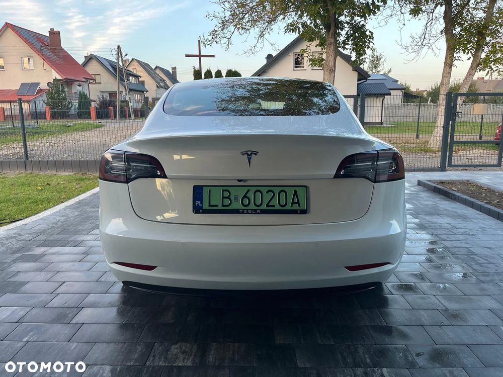 Tesla Model 3 Standard Reichweite Plus Hinterradantrieb - 13