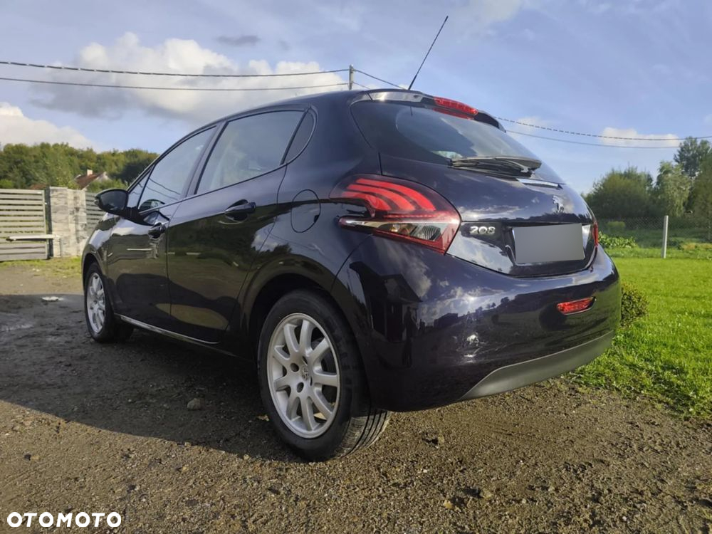 Peugeot 208 - 4