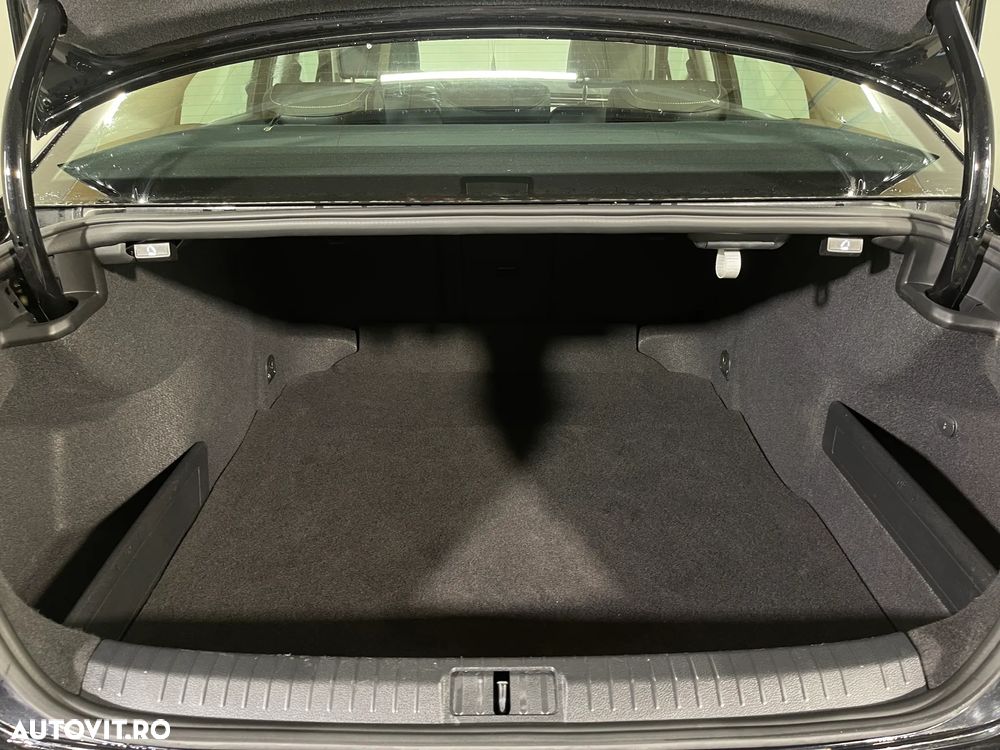 Volkswagen Passat 2.0 TDI DSG Highline - 12