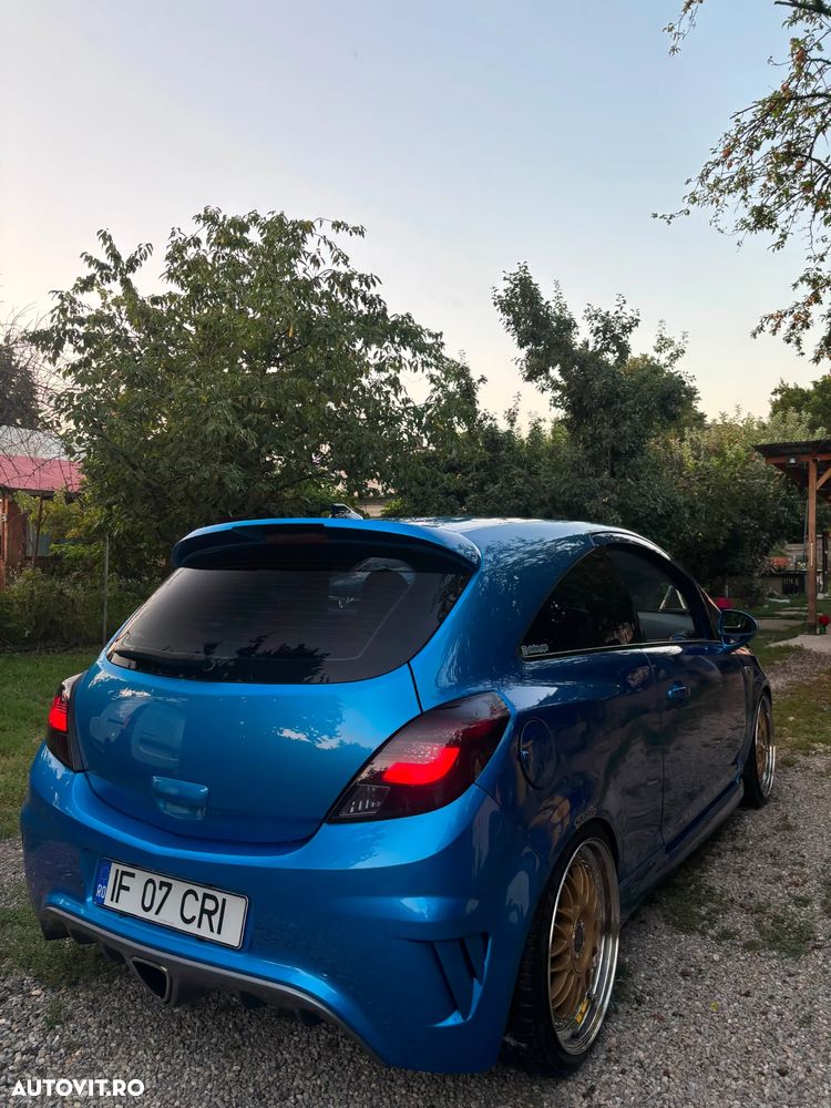 Opel Corsa 1.6 OPC - 1