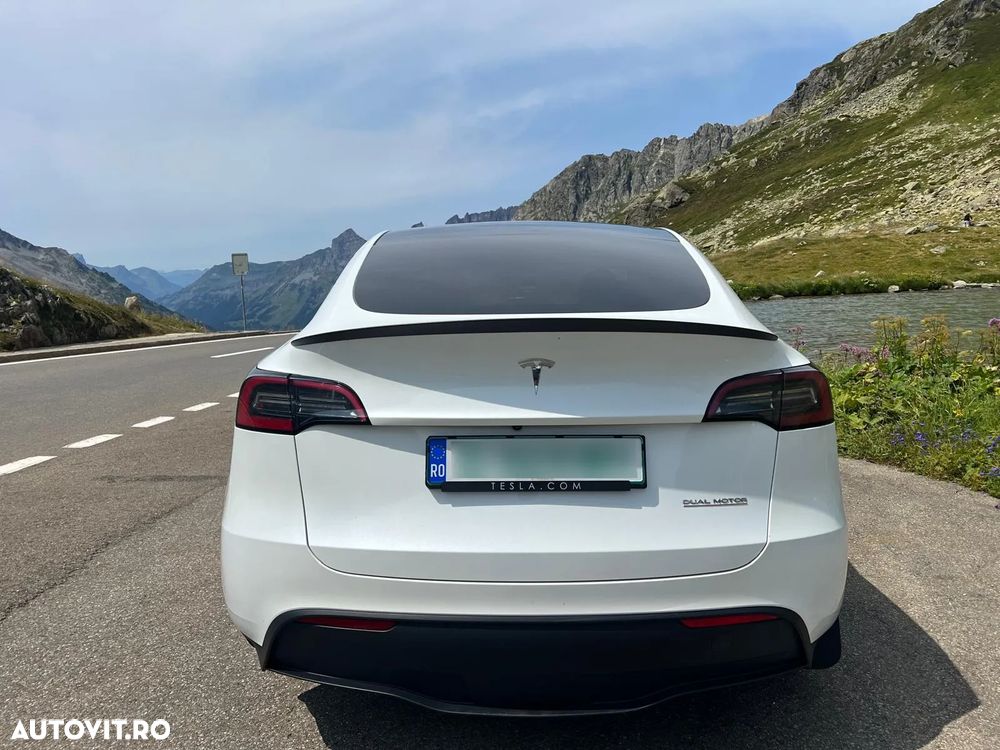 Tesla Model Y Performance Dual Motor AWD - 4