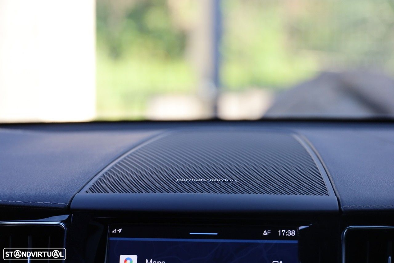 Volvo XC 60 2.0 T6 PHEV Ultimate Dark AWD - 27