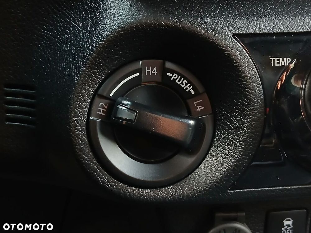 Toyota Hilux 2.8 D-4D mHEV Double Cab Invincible 4x4 - 27