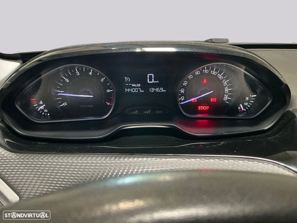Peugeot 2008 1.2 PureTech Style - 7
