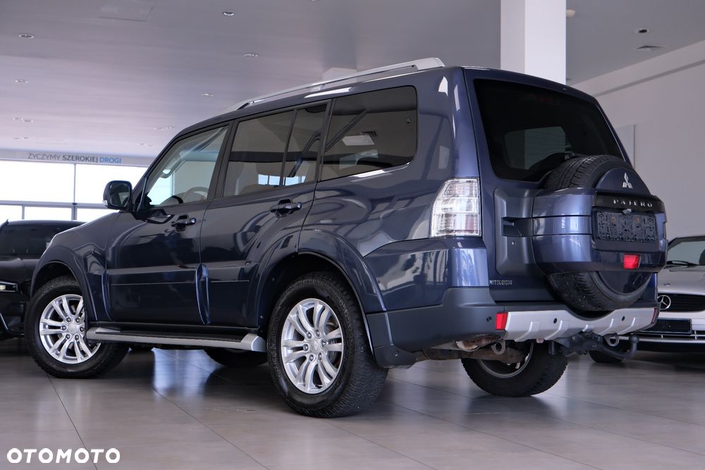 Mitsubishi Pajero - 11