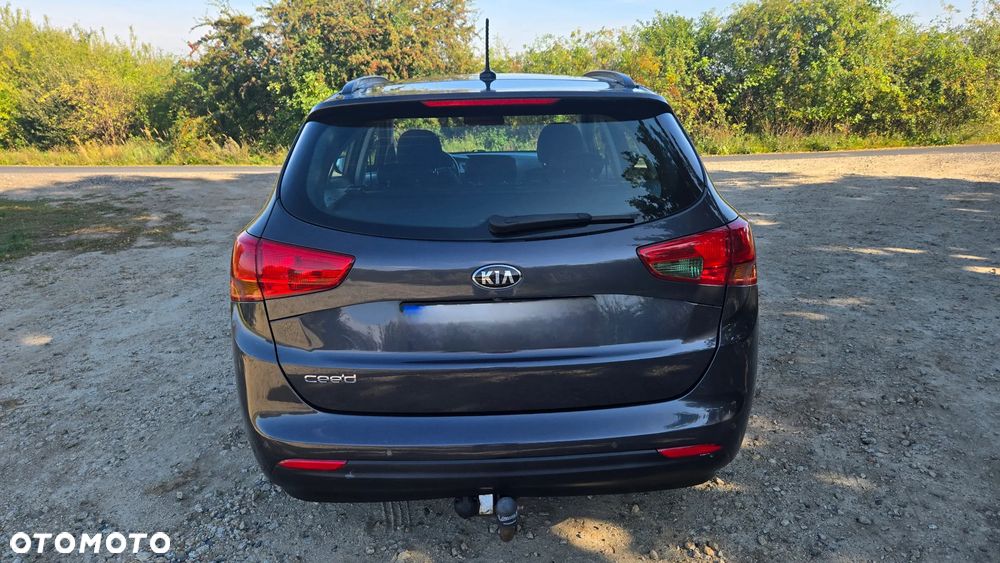 Kia Ceed - 9