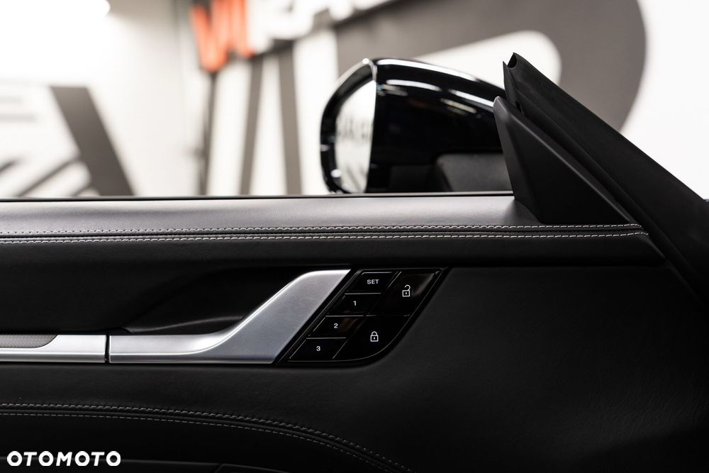 Porsche 911 Carrera 4S - 21