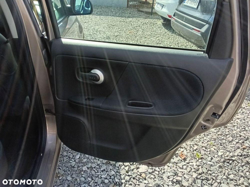 Nissan Note - 29