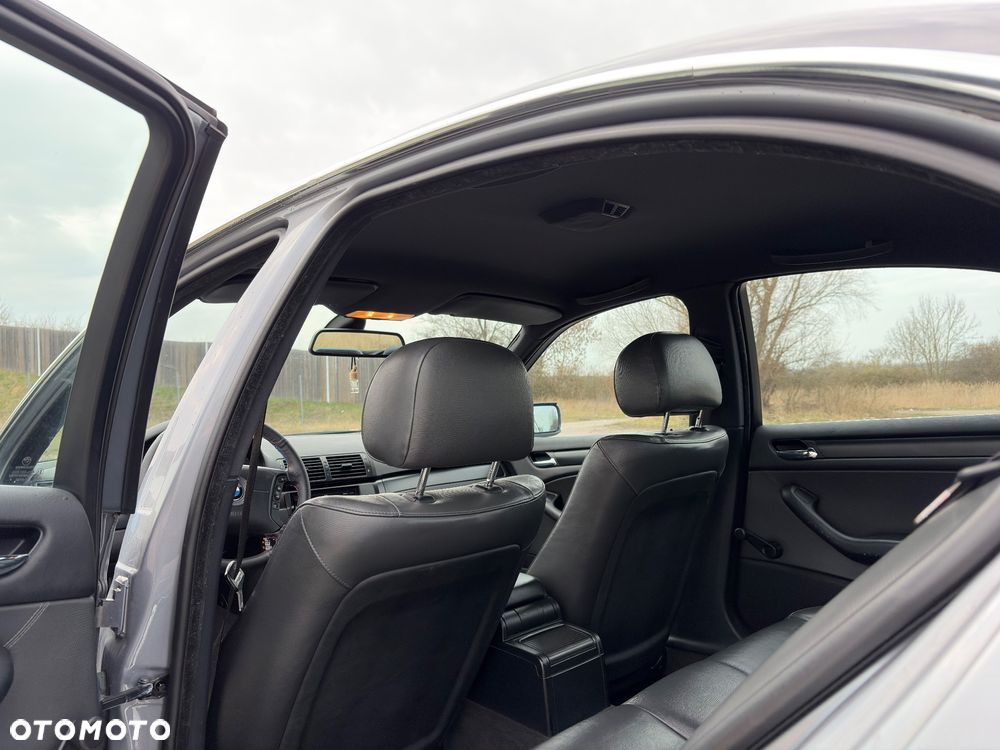 BMW Seria 3 320d Edition Exclusive - 12