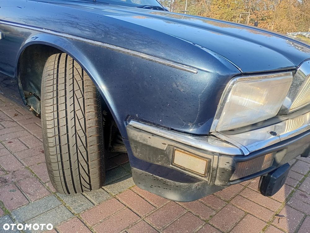 Jaguar XJ - 9