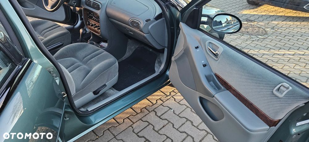 Chrysler Stratus - 21