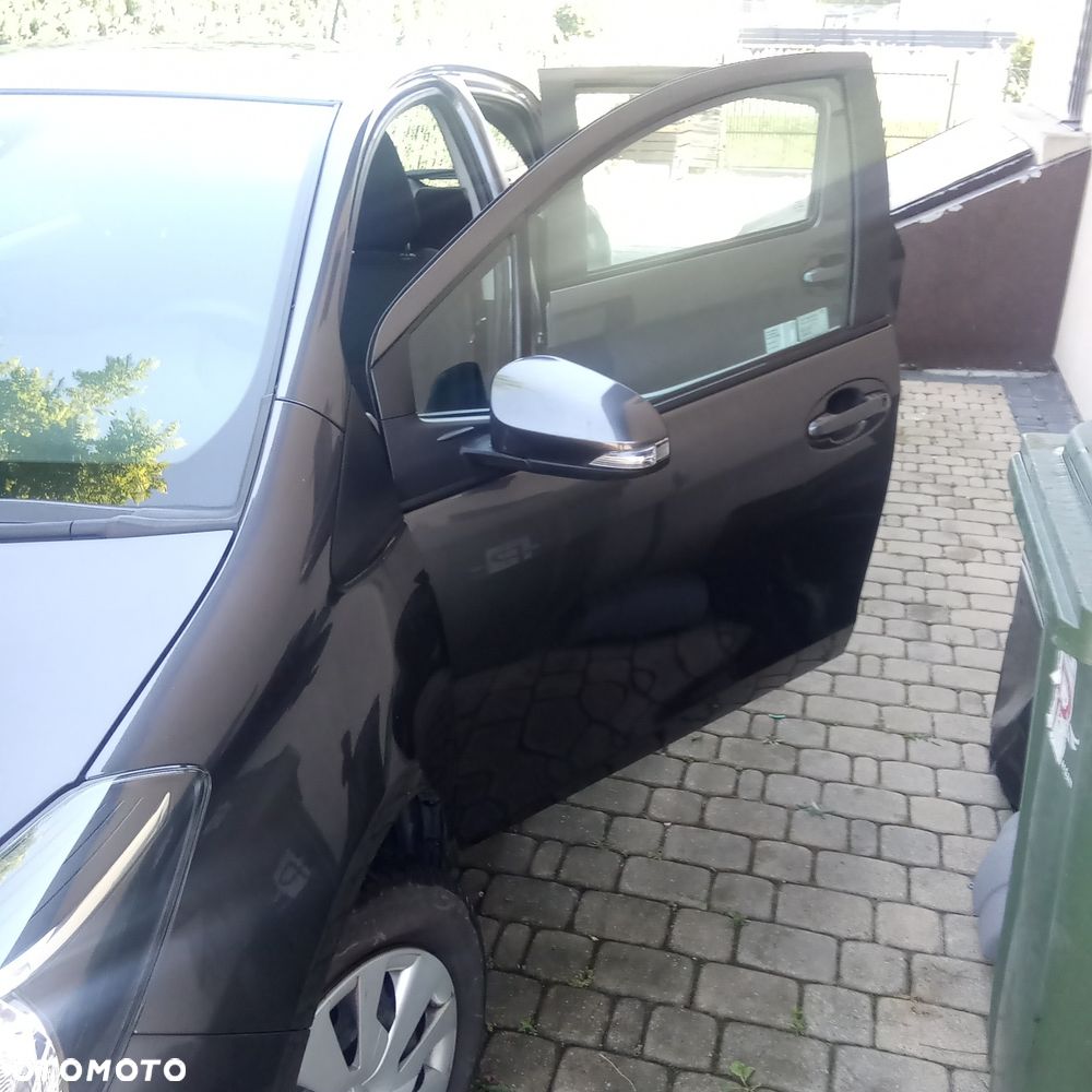 Toyota Yaris - 8