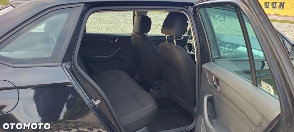 Skoda RAPID 1.2 TSI Ambition - 12