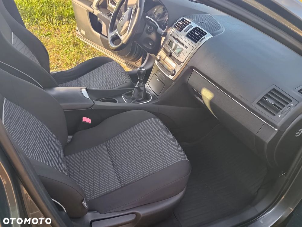 Toyota Avensis 2.0 D-4D Sol - 6