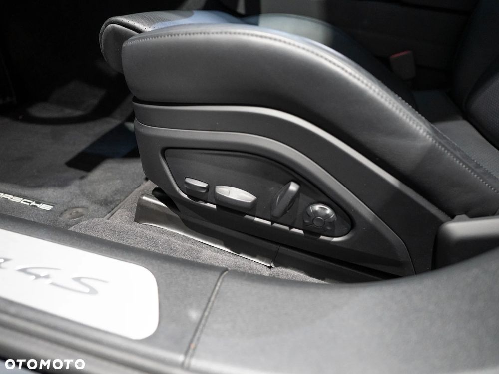Porsche Panamera 4S E-Hybrid - 23