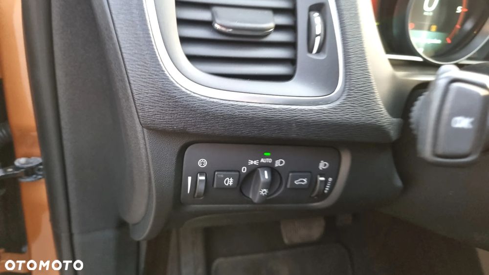 Volvo V40 Cross Country D3 Geartronic Kinetic - 17