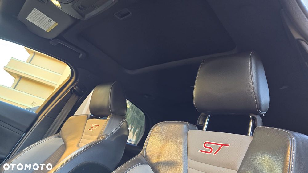 Ford Focus ST - 15
