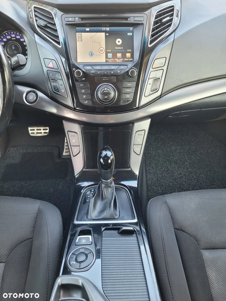 Hyundai i40 Kombi blue 1.7 CRDi DCT Premium - 21