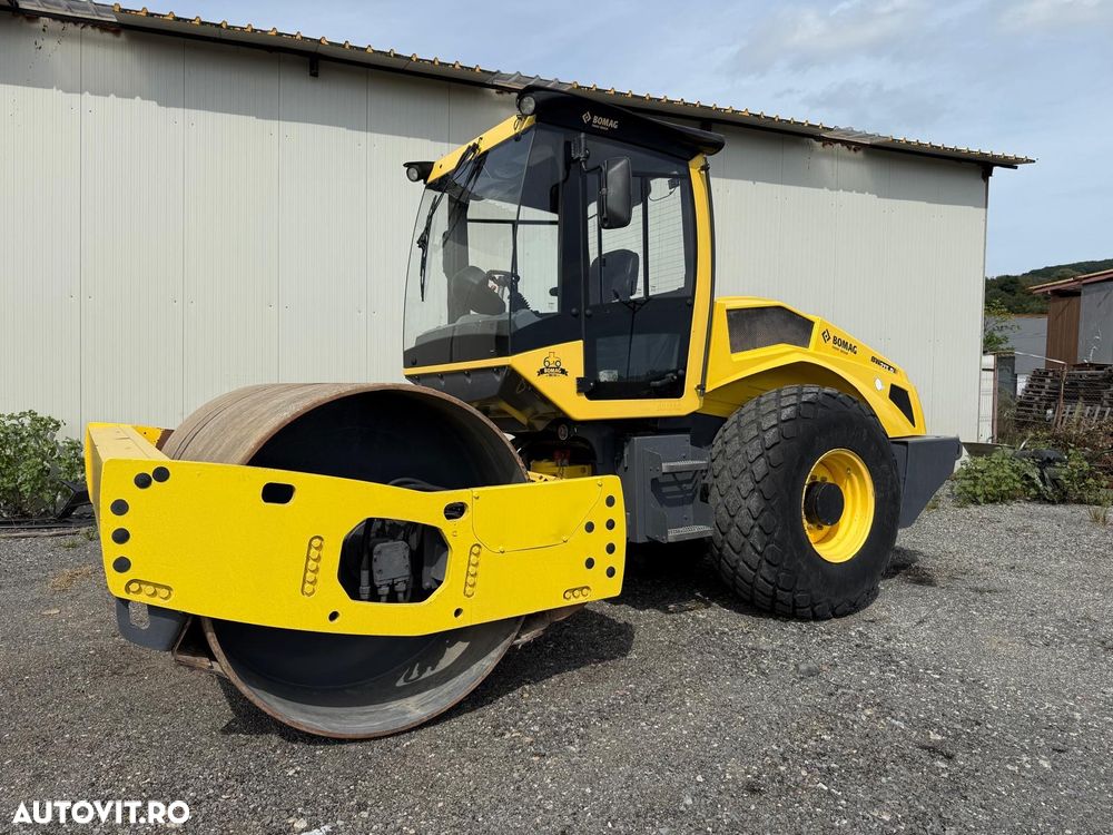 Bomag BW 213 D - 2
