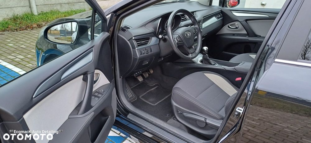 Toyota Avensis 2.0 D-4D Premium - 12