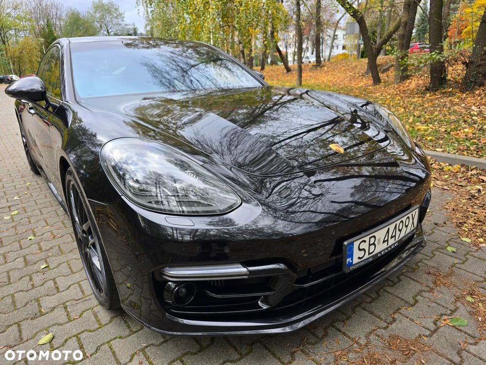Porsche Panamera - 4