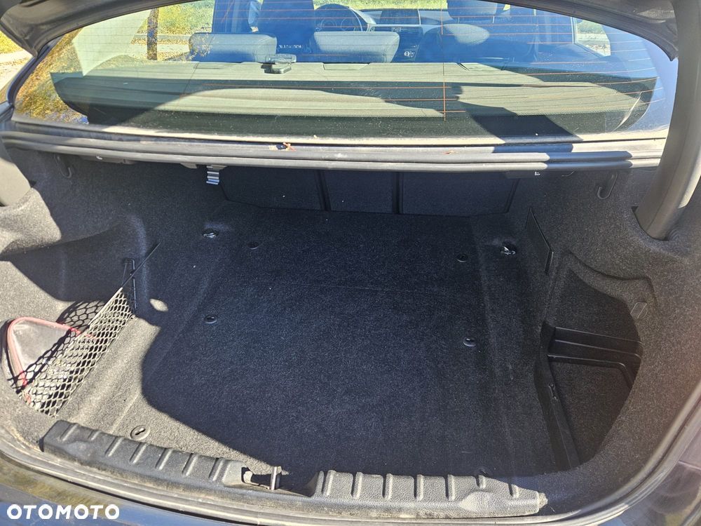 BMW Seria 3 318d - 8