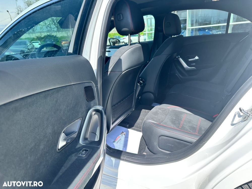 Mercedes-Benz CLA 220 - 9