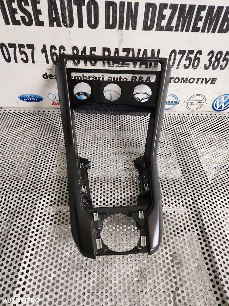 Ornament Trim Bord Consola Centrala Vw T-Roc Volan Stanga Dezmembrez Vw T-Roc - Dezmembrari Arad - 2