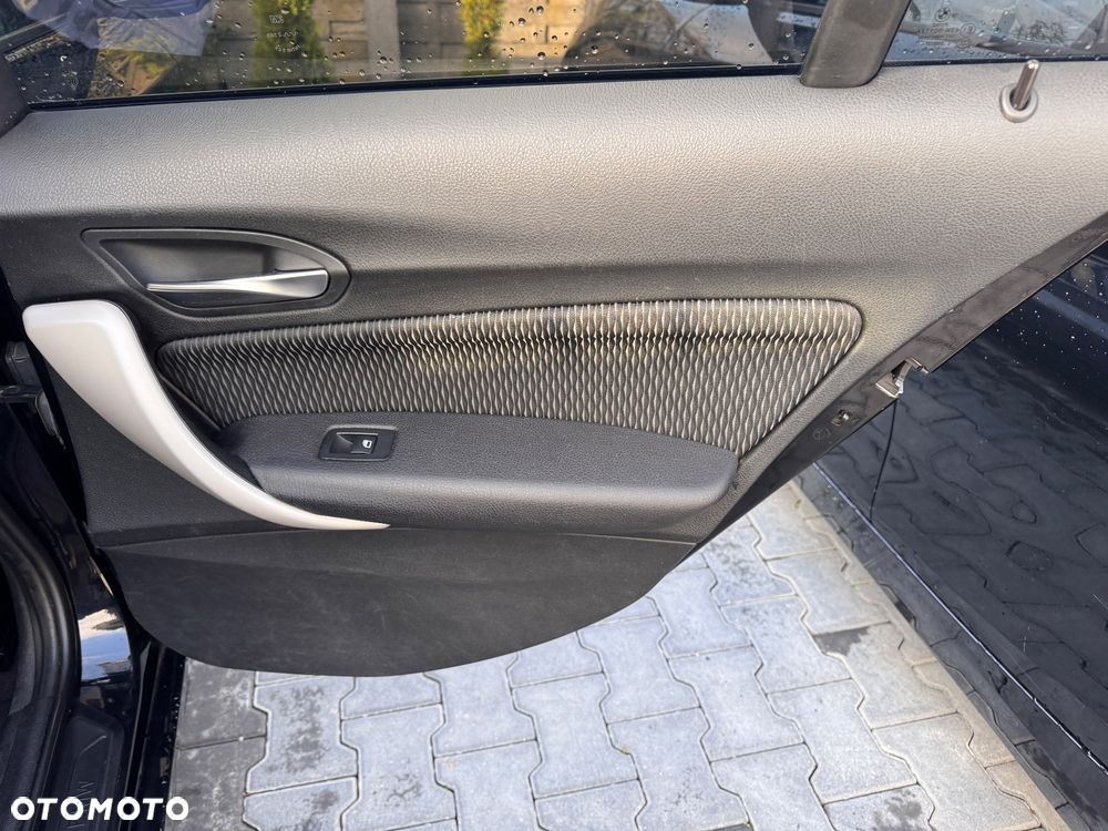 BMW Seria 1 114i Sport Line - 25