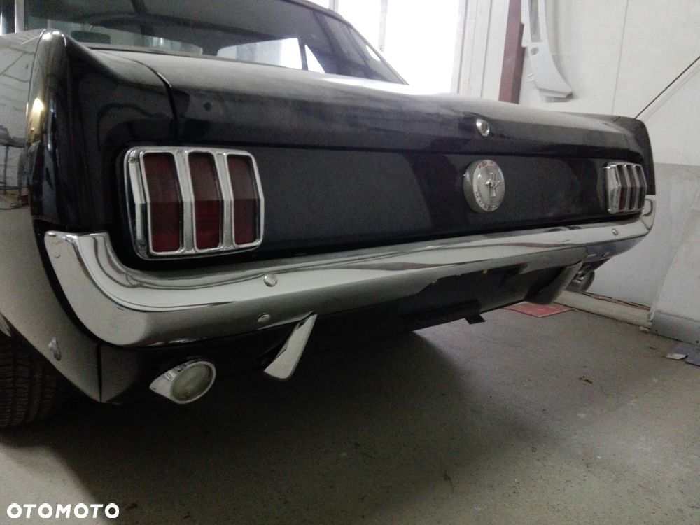Ford Mustang - 7