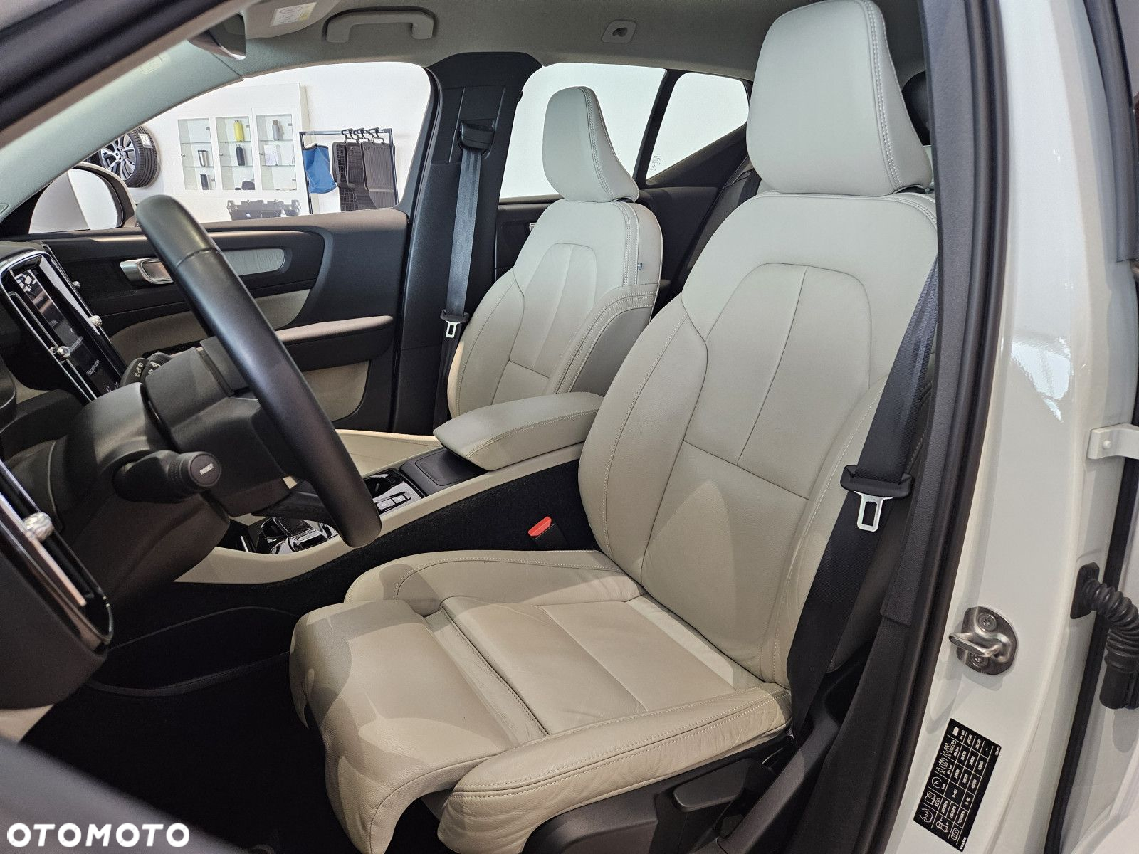 Volvo XC 40 - 18