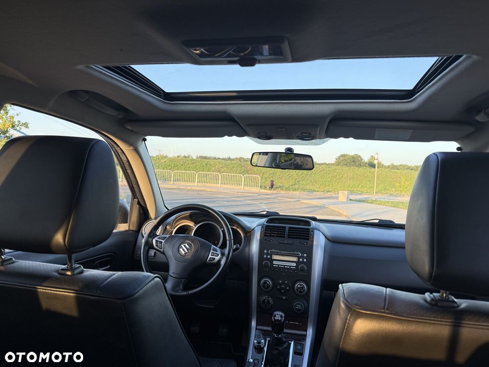 Suzuki Grand Vitara 2.0 De luxe - 17