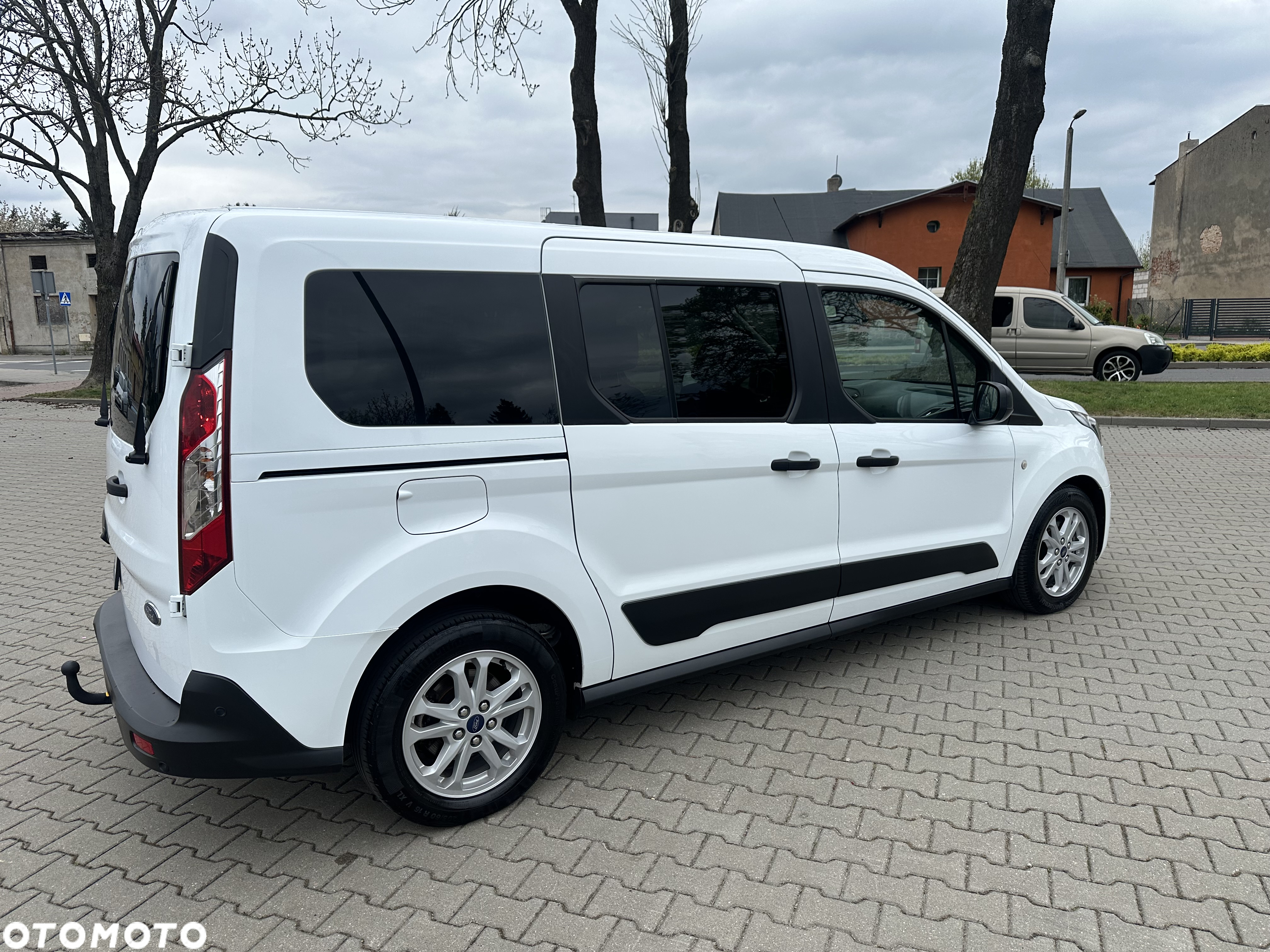 Ford Transit Connect - 8