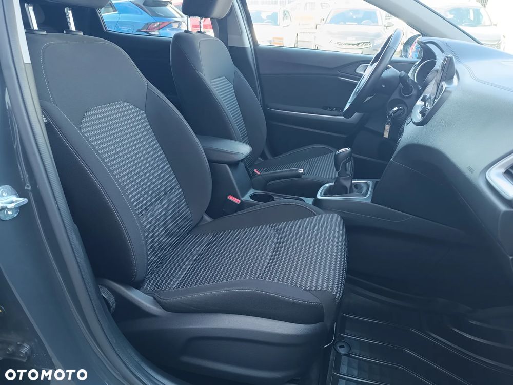 Kia XCeed - 10