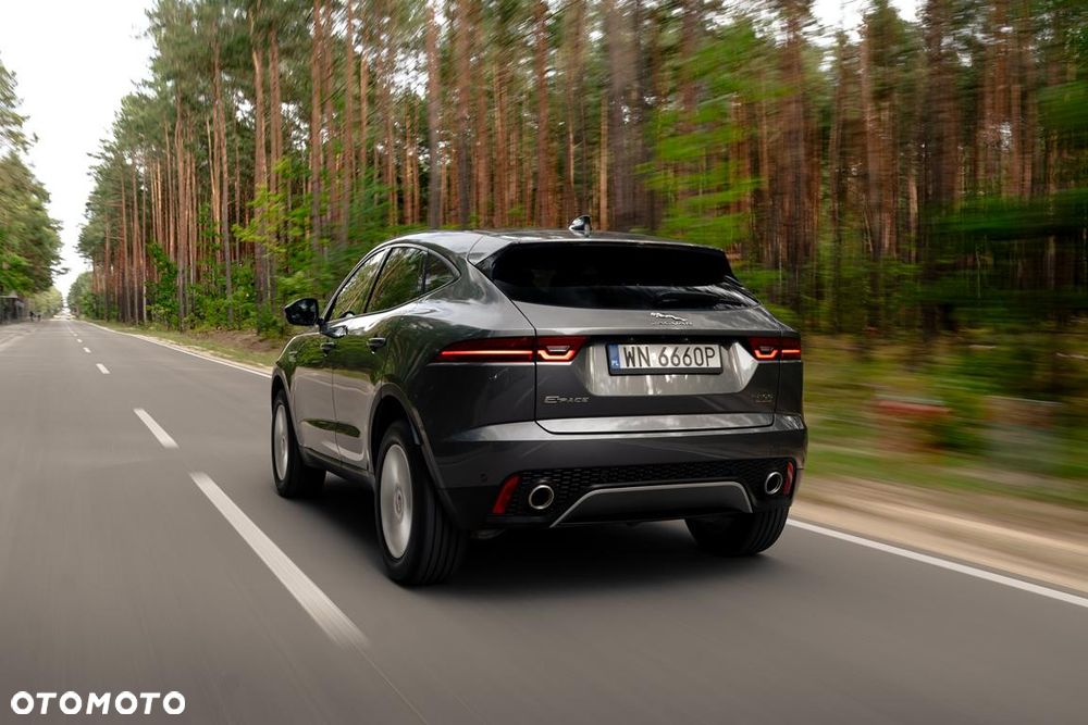 Jaguar E-Pace 2.0 i4P AWD SE - 8