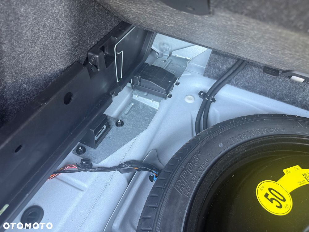 Volvo XC 40 B5 B AWD Ultimate Dark - 33