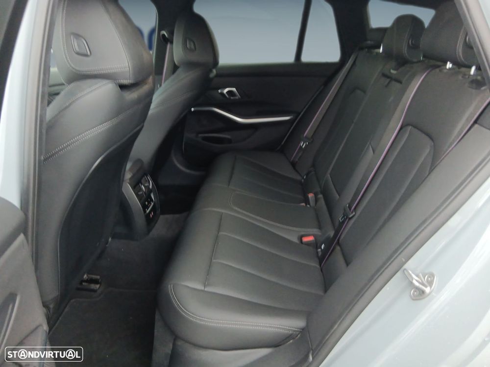 BMW 330 e Pack Desportivo M Auto - 14