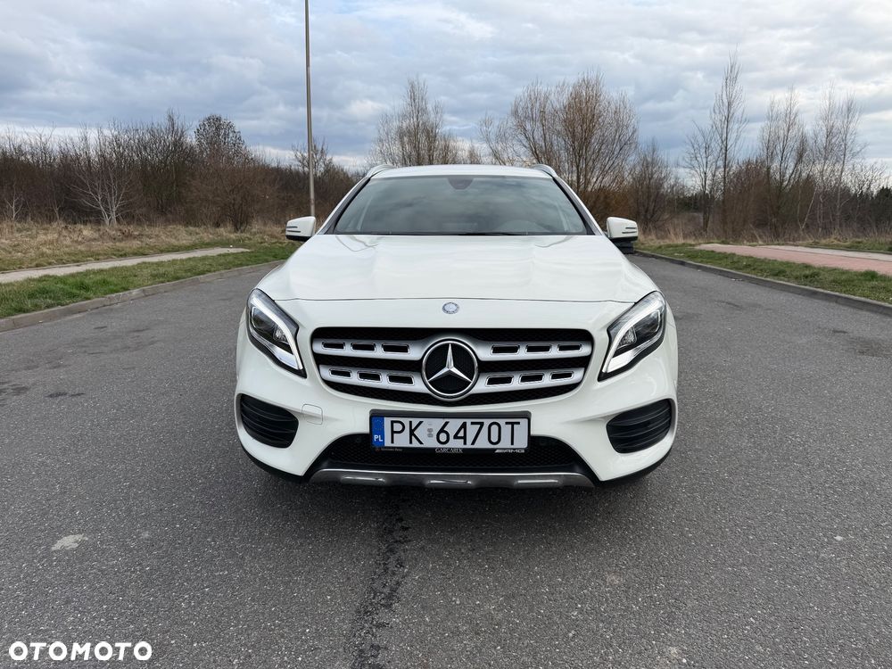 Mercedes-Benz GLA 180 7G-DCT UrbanStyle Edition - 4