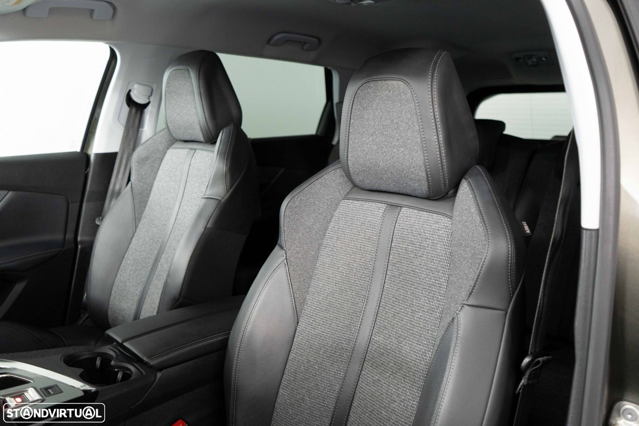 Peugeot 5008 1.2 PureTech Allure EAT8 - 8