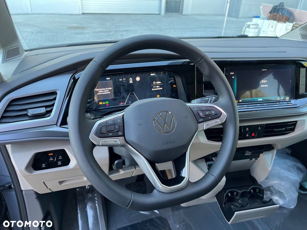 Volkswagen Multivan - 10
