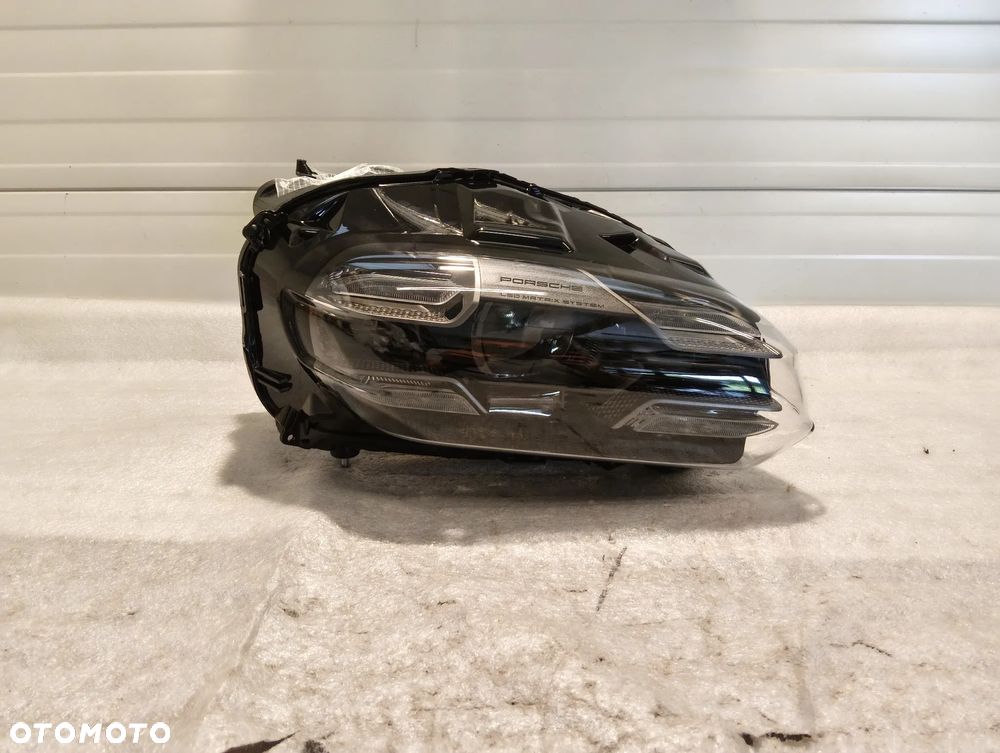 Porsche Taycan MATRIX LED PRZÓD STRONA PRAWA  9J1 9J1941060F - 1