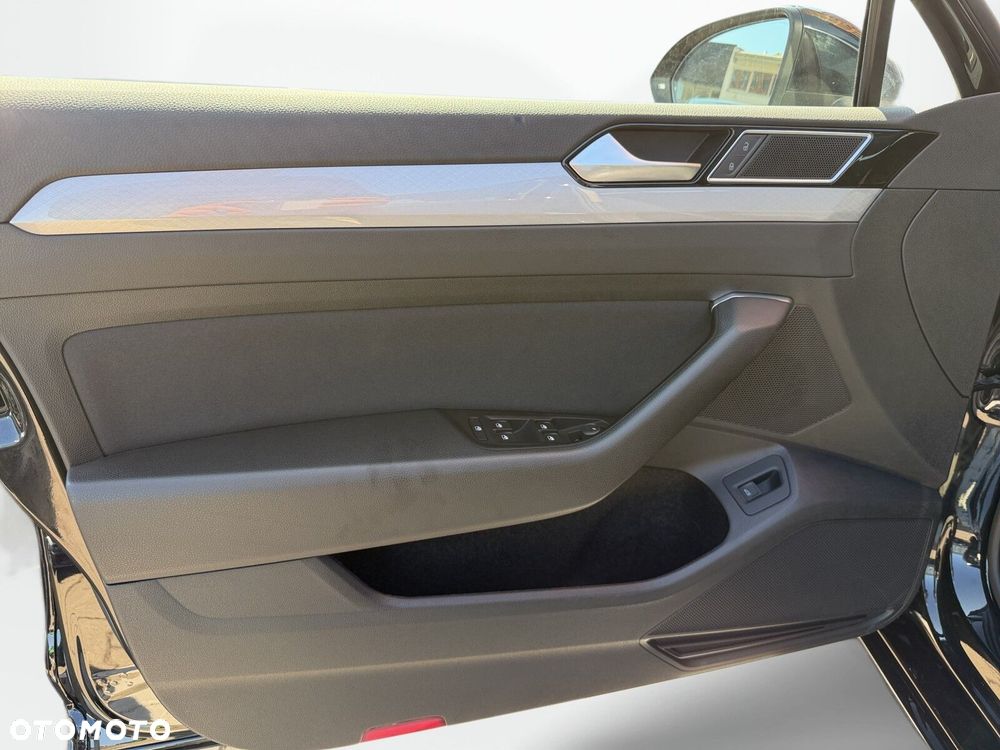 Volkswagen Passat - 15