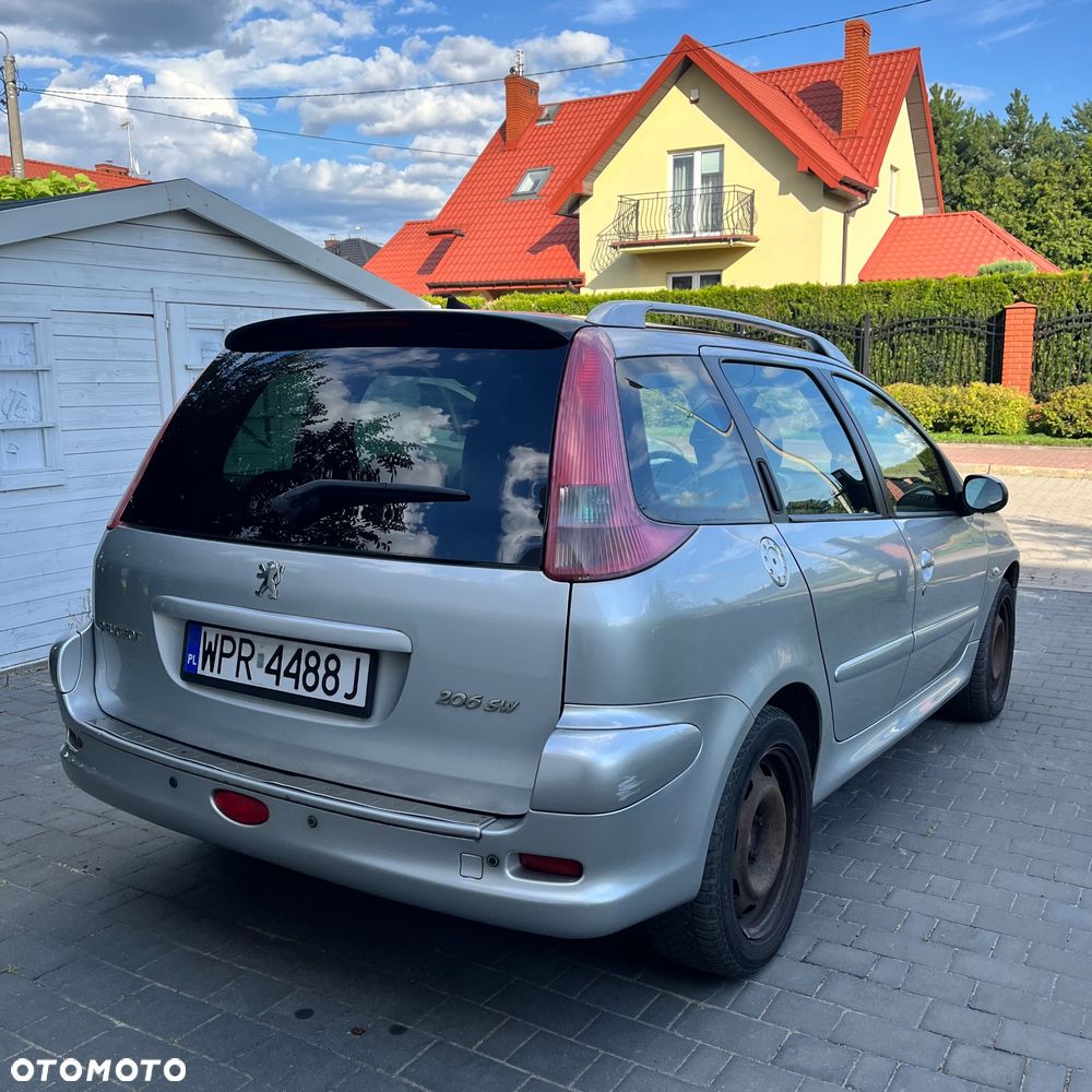 Peugeot 206 110 Quiksilver - 4